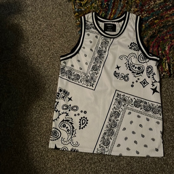 Super Cute Bandana Print Jersey Size Medium - Picture 1 of 5